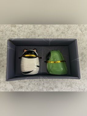 “New” Strawberry Street Cats Salt and Pepper Shaker Set